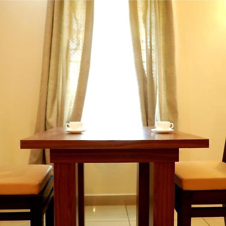 Wayanad Royal Crown Hotel Kalpetta Bagian luar foto