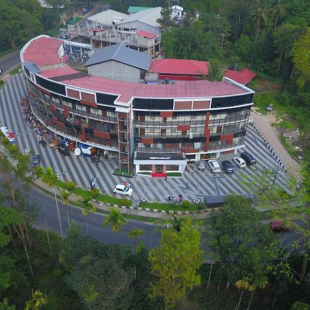 Wayanad Royal Crown Hotel Kalpetta Bagian luar foto