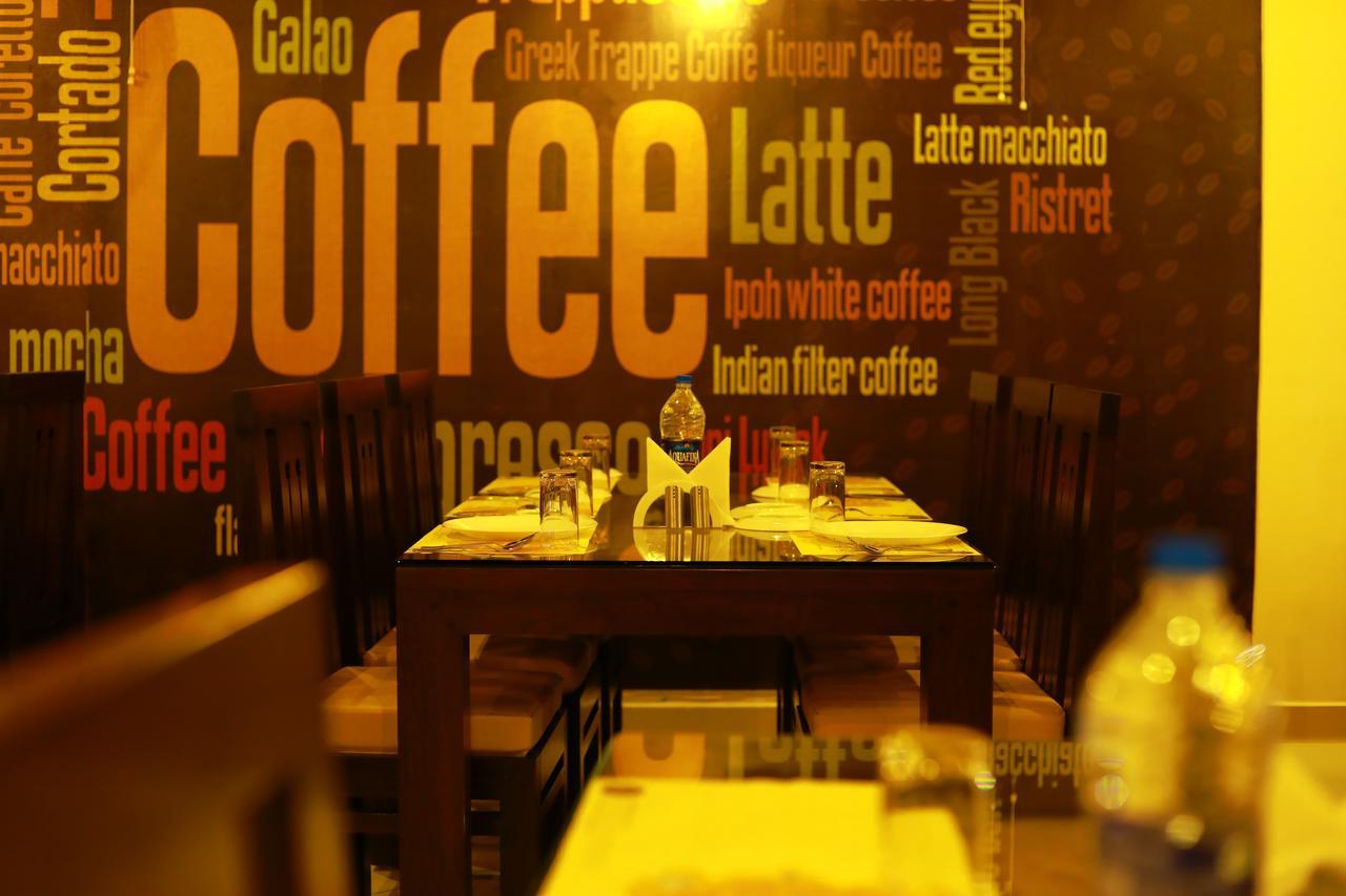 Wayanad Royal Crown Hotel Kalpetta Bagian luar foto
